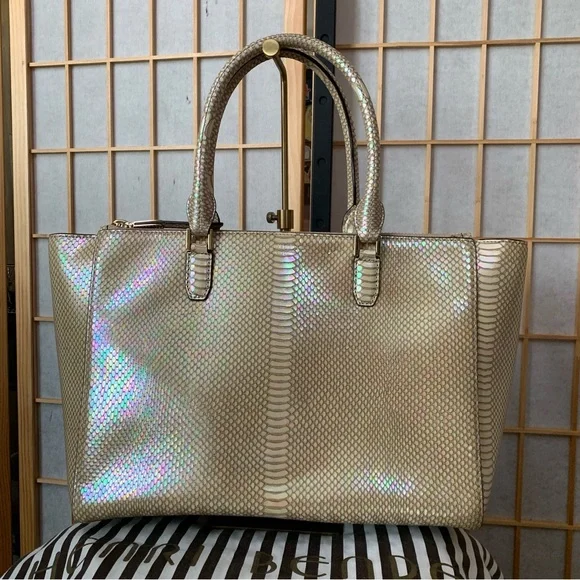 RARE! henri bendel ‘Dalton’ Iridescent Mermaid Large Satchel / Tote Bag